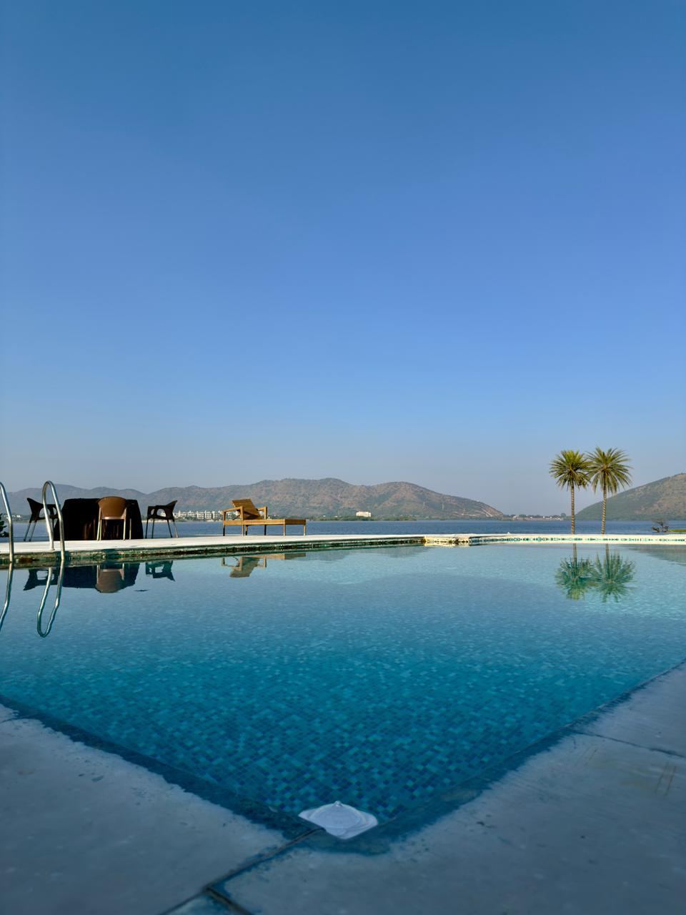 Infinity pool Udaipur Instagram